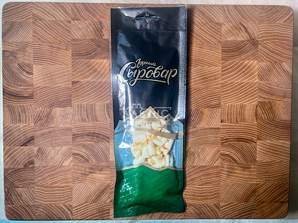 Сыр 60 гр ГОРНЫЙ СЫРОВАР (Бочонок с паприкой) в Северске